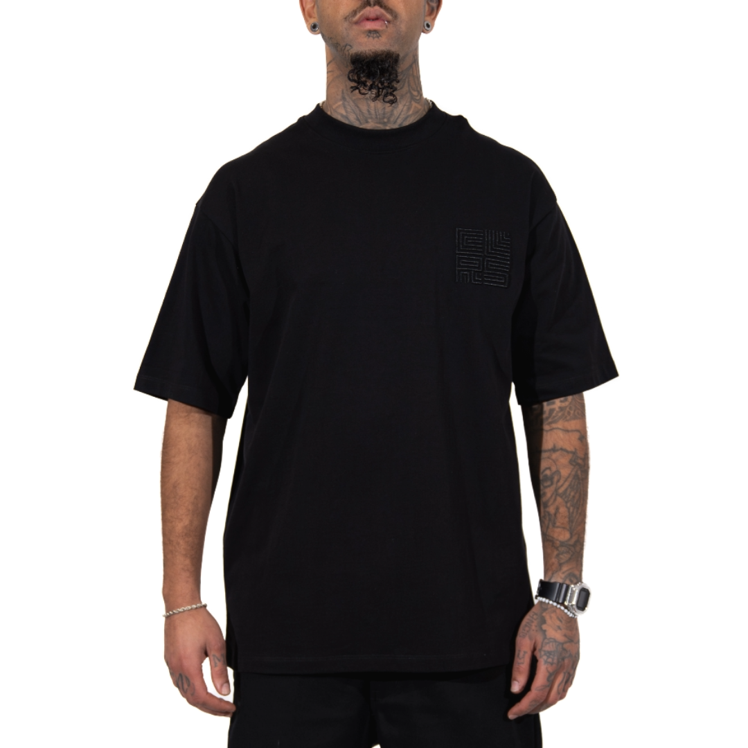 3H x CLRS Zwart ton-sur-ton Heavy Relax Fit T-shirt van 100% katoen met korte mouwen en 3D-geborduurd ontwerp