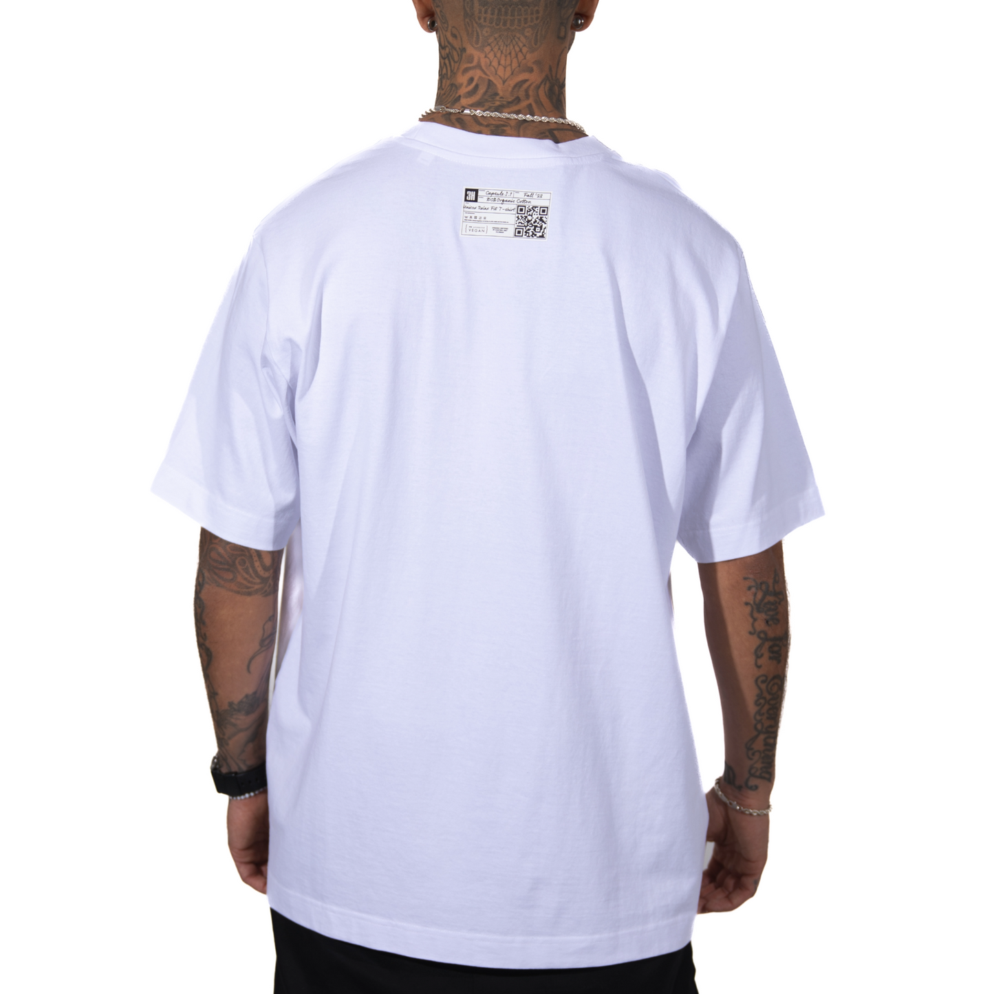 3H Wit oversized T-shirt van 100% biologisch katoen, minimalistisch geborduurd ontwerp